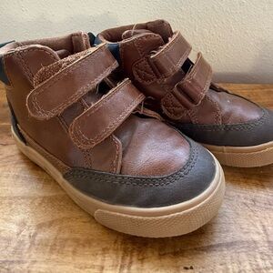 Cat and Jack boys brown dress boots. Size 9 EUC